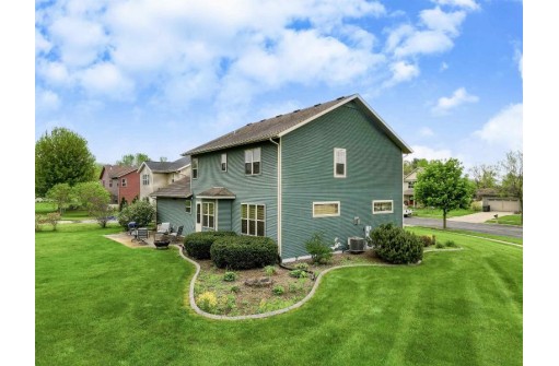 150 Brewster Drive, Lake Mills, WI 53551