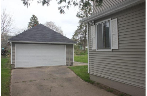 410 N 2nd St, Platteville, WI 53818