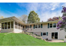 425 Walnut Grove Dr, Madison, WI 53717