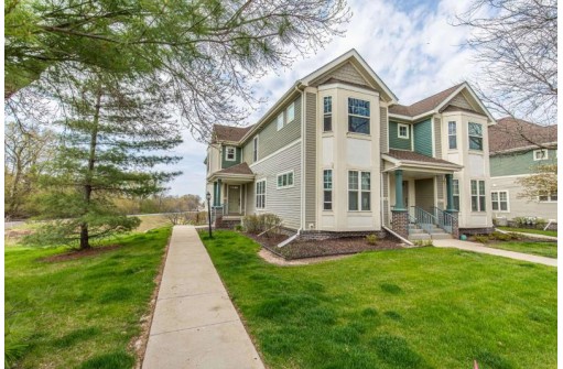 529 E Main St, Sun Prairie, WI 53590