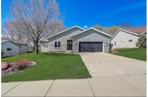 5910 Juniper Rdg, McFarland, WI 53558