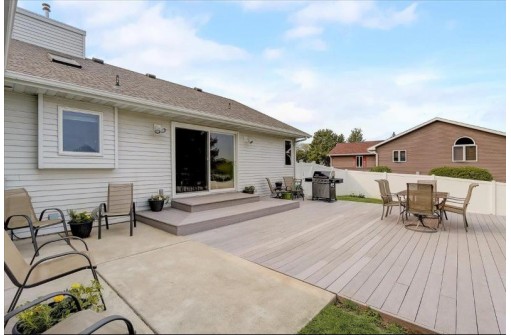 4444 Meadow Wood Cir, DeForest, WI 53532