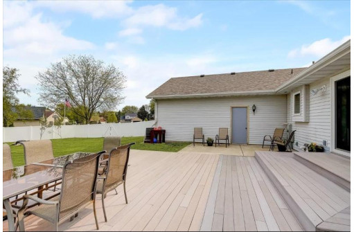 4444 Meadow Wood Cir, DeForest, WI 53532