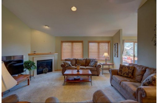 700 Stonehaven Drive, Sun Prairie, WI 53590