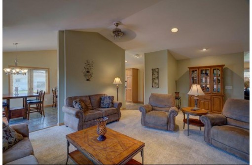 700 Stonehaven Drive, Sun Prairie, WI 53590