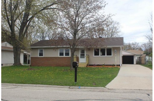 2451 Robinson Dr, Beloit, WI 53511