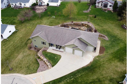 512 Steiner Court, Mount Horeb, WI 53572