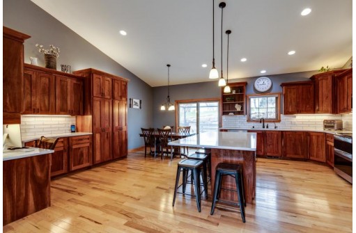 512 Steiner Court, Mount Horeb, WI 53572