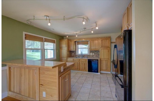 2014 Ardmore Dr, Madison, WI 53713