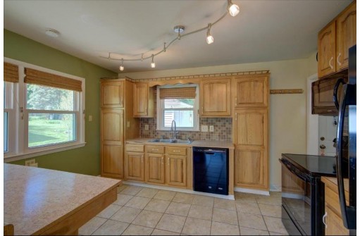 2014 Ardmore Dr, Madison, WI 53713