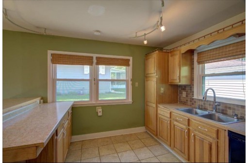 2014 Ardmore Dr, Madison, WI 53713