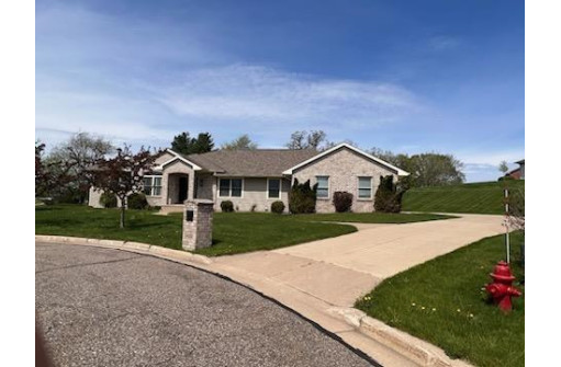 423 Ridgeview Court, Tomah, WI 54660