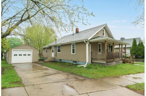 1407 Woodman Rd, Janesville, WI 53545