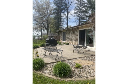 125 Golden Dr, Briggsville, WI 53920