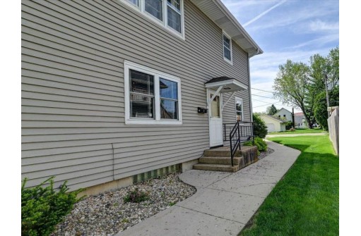 314 E Main St, Waunakee, WI 53597