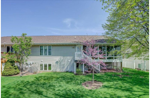 5703 W Open Meadow, McFarland, WI 53558