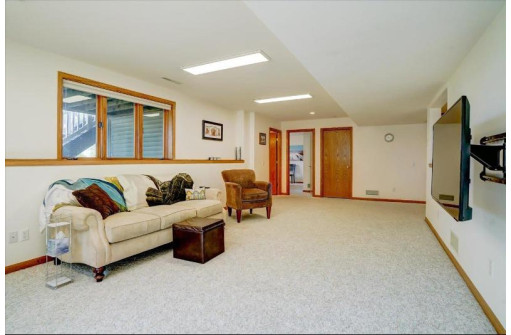 5703 W Open Meadow, McFarland, WI 53558