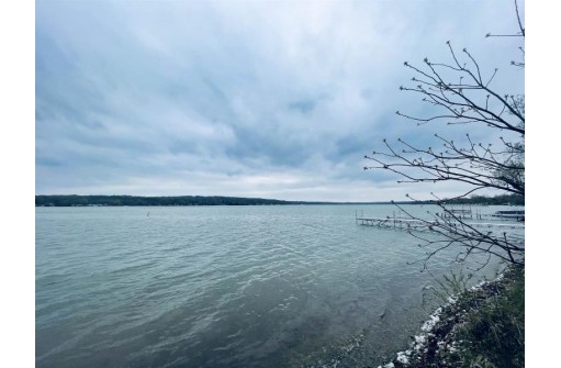 Jute, Lake Geneva, WI 53147