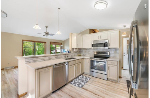 3381 Basil Drive, Madison, WI 53704