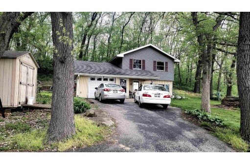 7616 S Nelson Road, Brodhead, WI 53520