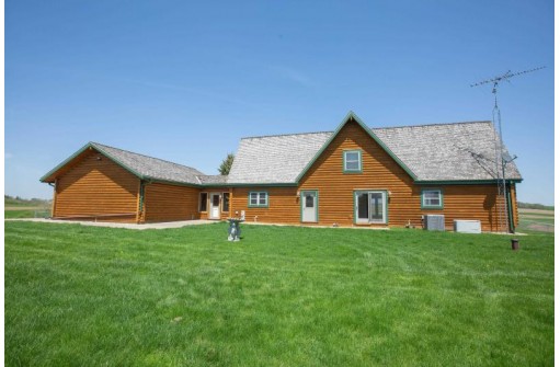 4499 Coon Hollow Rd, Lancaster, WI 53813