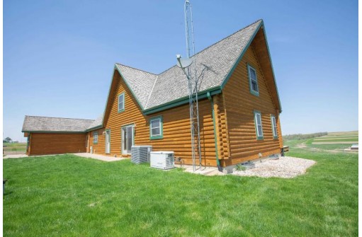 4499 Coon Hollow Rd, Lancaster, WI 53813