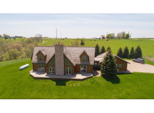 4499 Coon Hollow Rd Lancaster, WI 53813