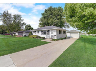 809 S Main Street Lake Mills, WI 53551