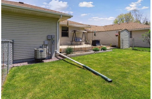 437 Sunset Drive, Janesville, WI 53548