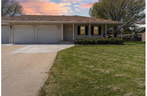 437 Sunset Drive, Janesville, WI 53548