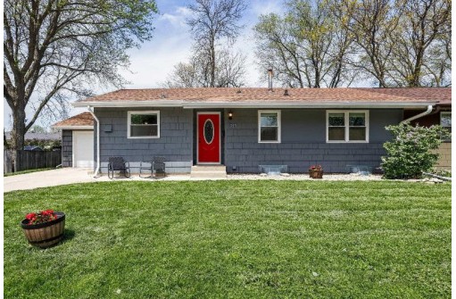 914 Pine Street, Sun Prairie, WI 53590