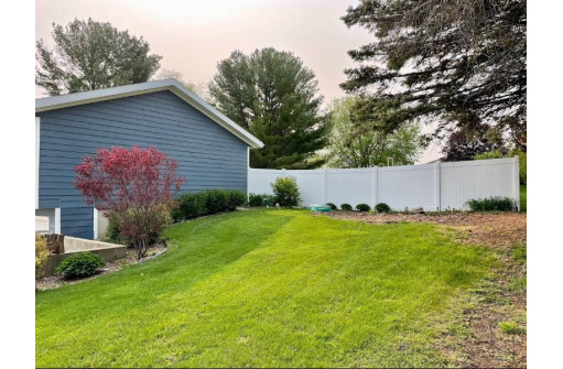 907 10th Avenue, New Glarus, WI 53574