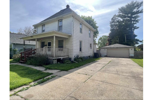 417 N Pine St, Janesville, WI 53548