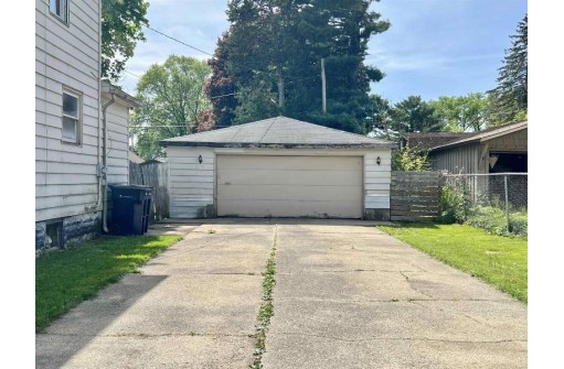 417 N Pine St, Janesville, WI 53548