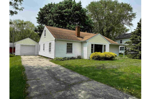 122 S Pleasant Street, Cambridge, WI 53523