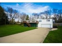 2721 S High Crest Rd, Beloit, WI 53511-2117