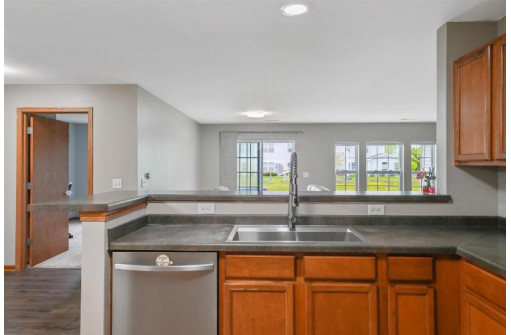 4715 Poplar Creek Drive, Madison, WI 53718