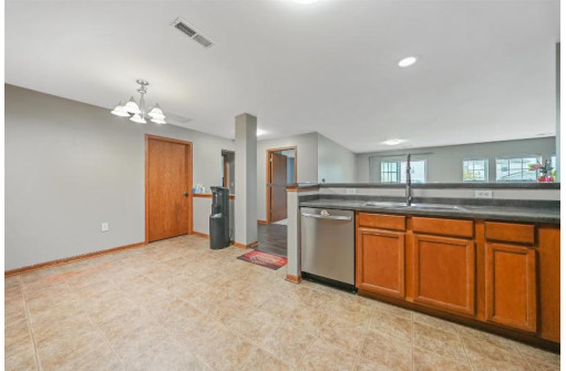 4715 Poplar Creek Drive, Madison, WI 53718