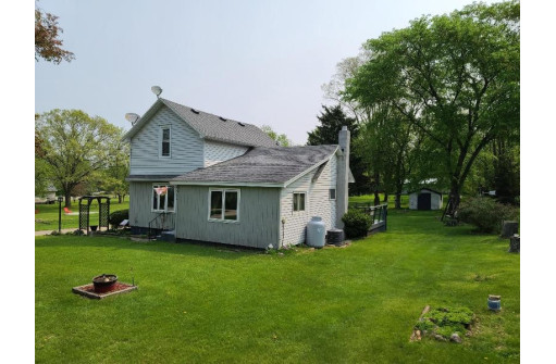 562 Pease Road, Pardeeville, WI 53954