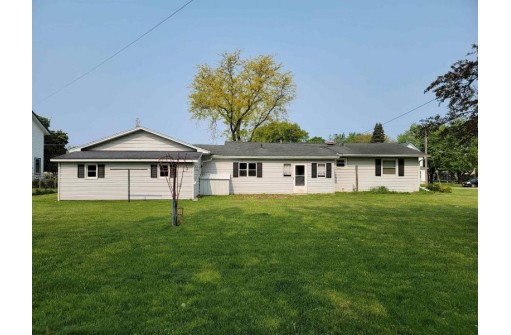 704 E 6th Avenue, Brodhead, WI 53520