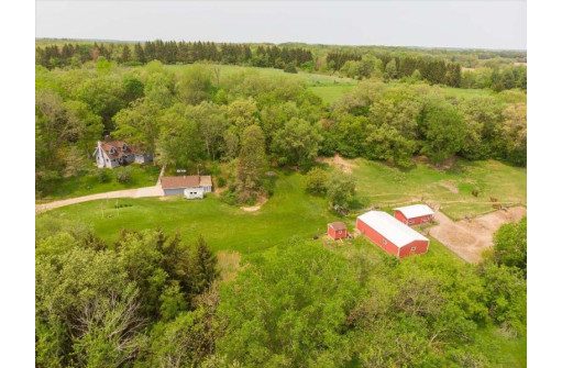 509 County Road D, Brooklyn, WI 53521-9460