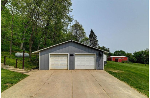 509 County Road D, Brooklyn, WI 53521-9460