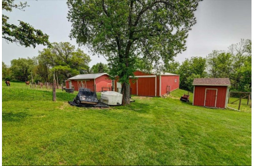 509 County Road D, Brooklyn, WI 53521-9460