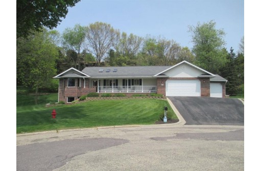 836 Sequoia Circle, Baraboo, WI 53913