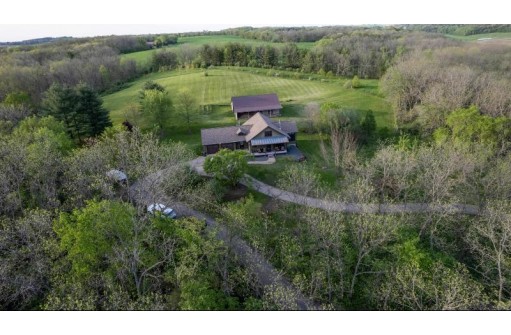 8014 W Hill Point Road, Cross Plains, WI 53528