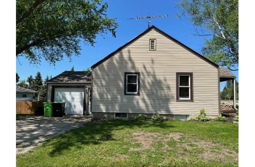 98 Fox Lake Road, Waupun, WI 53963