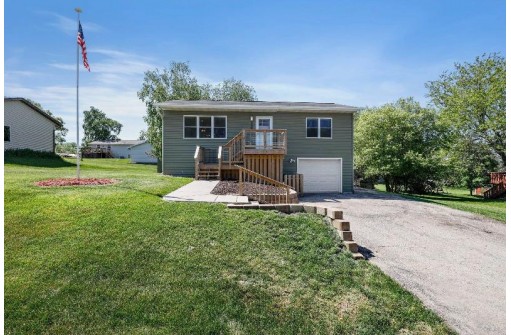 506 Ty Trail, Barneveld, WI 53507