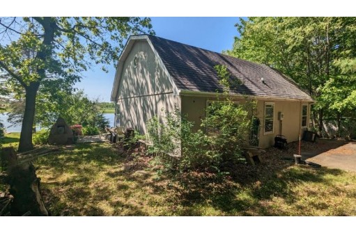 S3180 Lake Shore Road, Reedsburg, WI 53959