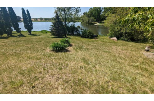 S3180 Lake Shore Road, Reedsburg, WI 53959