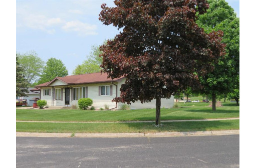 1595 Canterbury Drive, Reedsburg, WI 53959